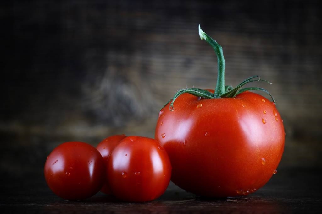 co jaki czas podlewać pomidory